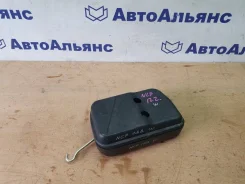 ���� � �������� Toyota Ractis NCP122 75231-52010 ����