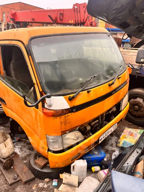 Hino Dutro ����