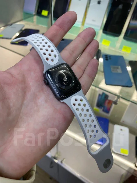 Apple Watch Series 4 Nike+ ����