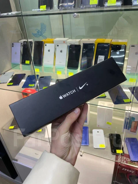 Apple Watch Series 4 Nike+ ����