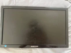 Samsung. 18.5", ���������� �� (LCD, LED, QLED) ����