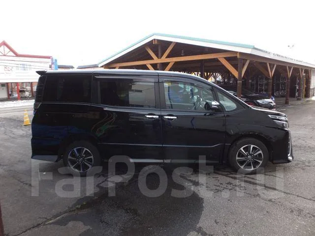 Toyota Voxy. ��������, 4wd, 2.0 (152��.�.), ������, 32 000����. ��, �/�. ��� ����� �� ������������ ����