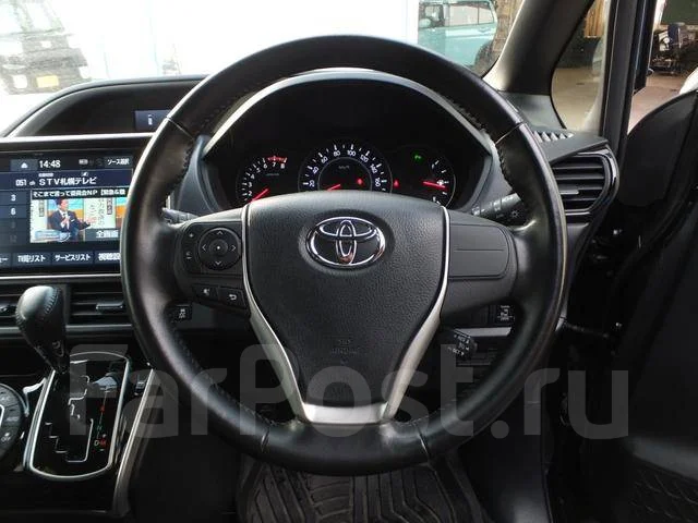 Toyota Voxy. ��������, 4wd, 2.0 (152��.�.), ������, 32 000����. ��, �/�. ��� ����� �� ������������ ����