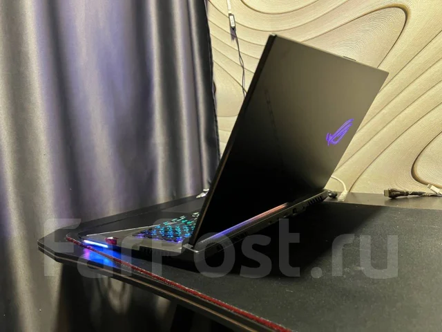 Asus ROG Strix. 17.3", 240����, ��� 16 ��, ���� 1 000���, WiFi: 1, Bluetooth: 1 ����