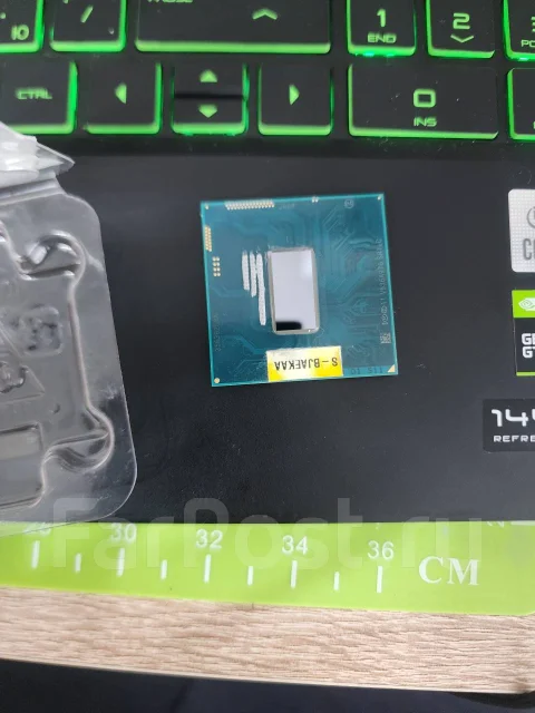 Intel Pentium 3560M ����