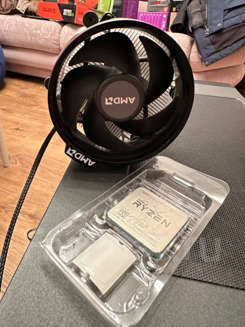 AMD Ryzen 5 2600X ����