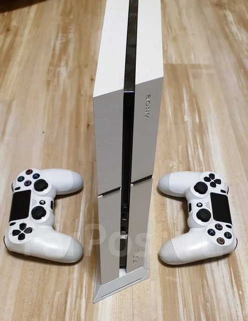 Sony PlayStation 4 ����