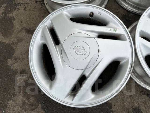 Оригинал Nissan R15 5x114.3, 15", 1 шт, Ширина диска 5.5" Вылет (ET) 45 ...