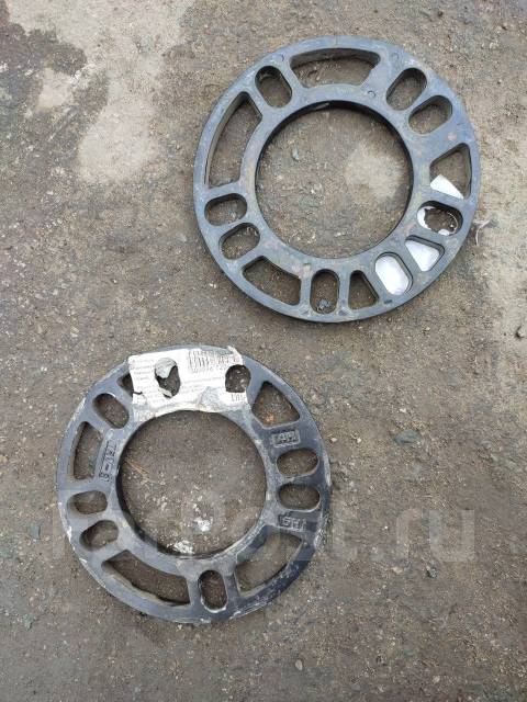 Проставки под диски, б/у, в наличии. Цена: 2 500₽ во Владивостоке
