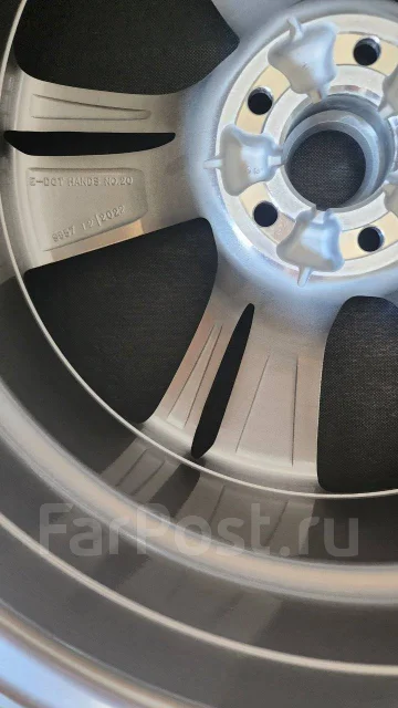 Fabulous Genesis. 8.5x20", 5x114.3, ET47 ����