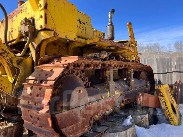 Komatsu D65E ����