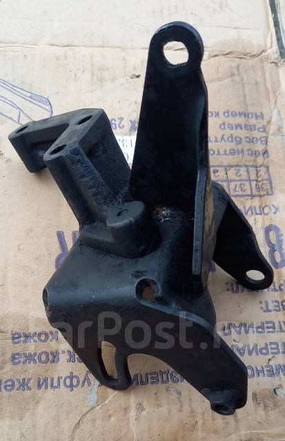 Кронштейн насоса ГУР натяжной Hyundai D4BF, D4BA, D4BH, Mitsubishi 4D5 ...