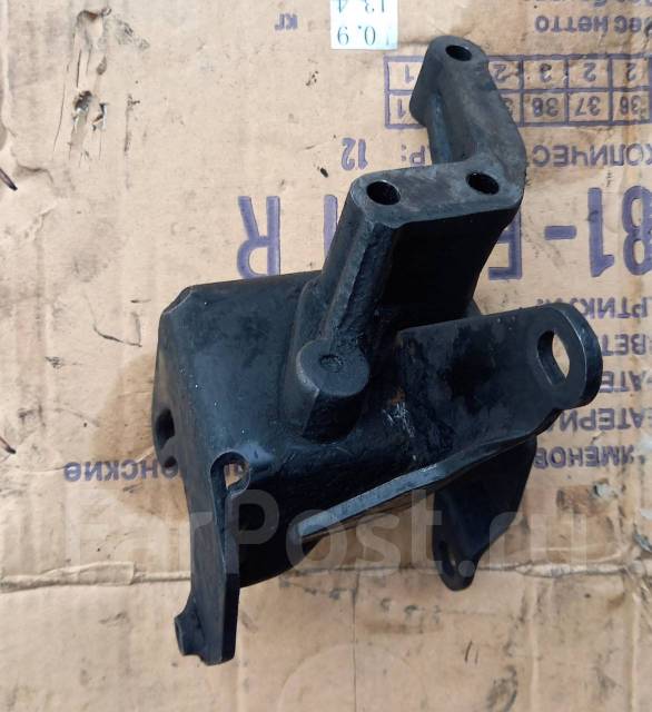 Кронштейн насоса ГУР натяжной Hyundai D4BF, D4BA, D4BH, Mitsubishi 4D5 ...