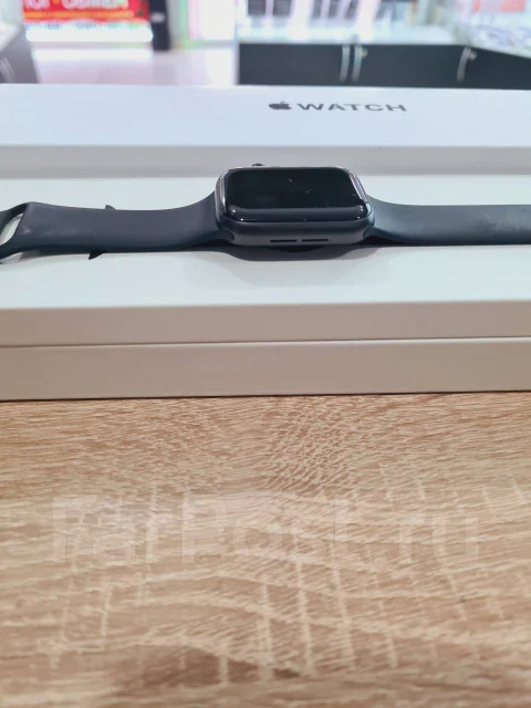 Apple Watch SE. GPS, NFC, IP67, IP68 ����
