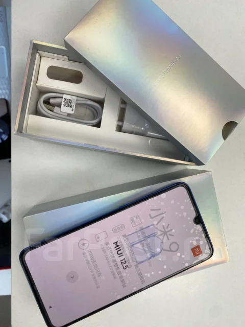 Xiaomi Mi9. �/�, 128 ��, �����, 3G, 4G LTE, NFC ����