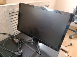 Acer. 20", ���������� �� (LCD, LED, QLED) ����
