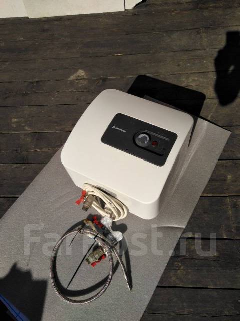 Водонагреватель накопительный, под раковину \"Аристон\". 10 литров. б/у ...