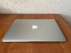 Apple MacBook Air 13 2017 Mid. 13", 180����, ��� 8 ��, ���� 128���, WiFi: 1, Bluetooth: 1, ����������� �� 7��. ����
