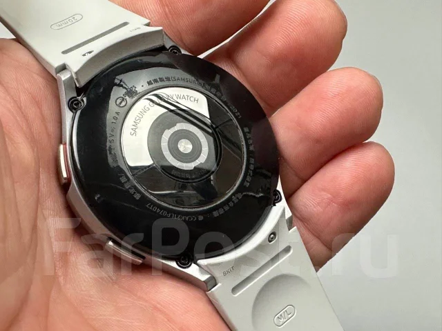 Samsung Galaxy Watch4. GPS, NFC, IP68 ����