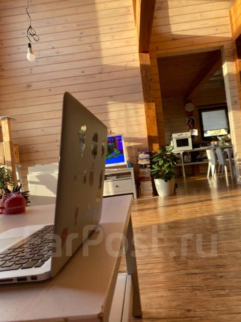Apple MacBook. 13", ��� 768 ��, ���� 1 000���, WiFi: 1, Bluetooth: 1, ����������� �� 24��. ����