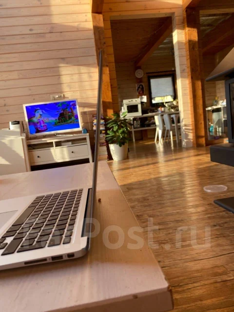 Apple MacBook. 13", ��� 768 ��, ���� 1 000���, WiFi: 1, Bluetooth: 1, ����������� �� 24��. ����