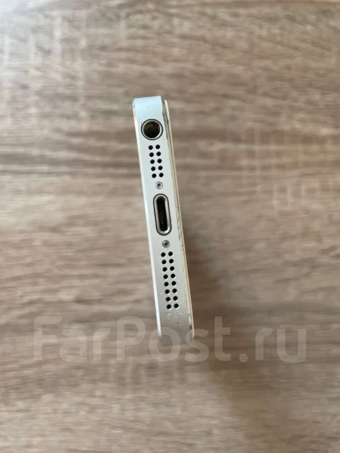 Apple iPhone 5. �/�, 16 ��, �����, 3G, 4G LTE ����