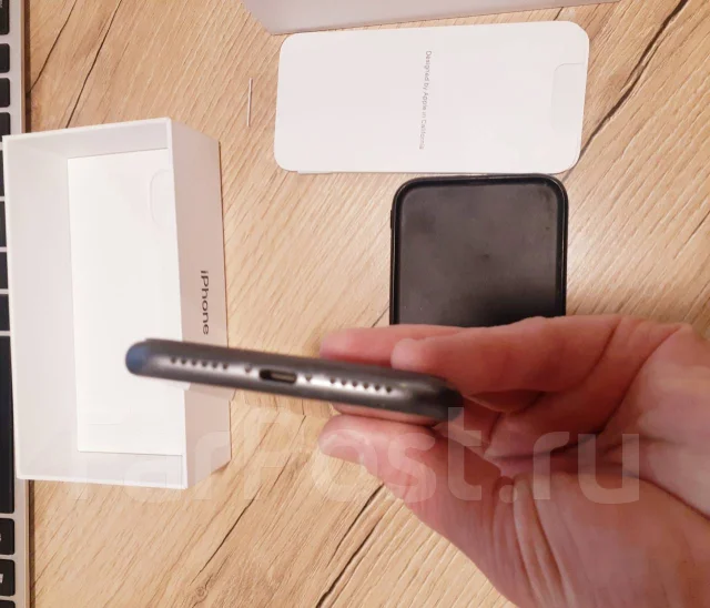 Apple iPhone 11. �/�, 64 ��, �������, 3G, 4G LTE, NFC ����