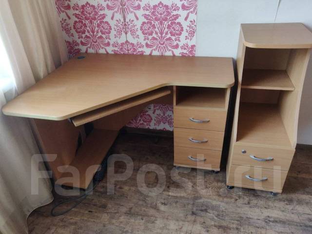 Продам письменный стол - Мебель во Владивостоке