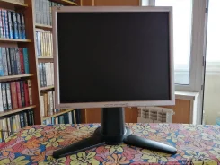 ViewSonic. 17", ���������� �� (LCD, LED, QLED) ����