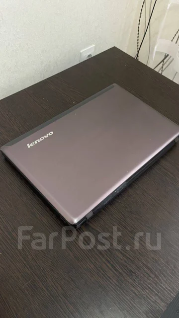 Lenovo IdeaPad Z570. 15.6", 2,4����, ��� 8 ��, ���� 300���, WiFi: 1, Bluetooth: 1 ����