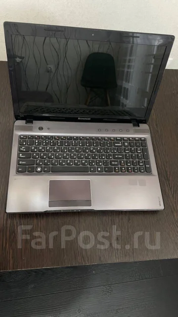 Lenovo IdeaPad Z570. 15.6", 2,4����, ��� 8 ��, ���� 300���, WiFi: 1, Bluetooth: 1 ����