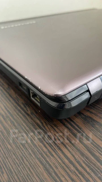 Lenovo IdeaPad Z570. 15.6", 2,4����, ��� 8 ��, ���� 300���, WiFi: 1, Bluetooth: 1 ����