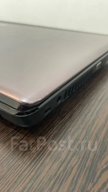 Lenovo IdeaPad Z570. 15.6", 2,4����, ��� 8 ��, ���� 300���, WiFi: 1, Bluetooth: 1 ����