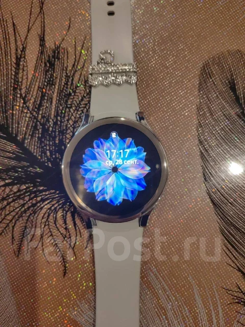 Samsung Galaxy Watch4. GPS, NFC, IP67, IP68 ����