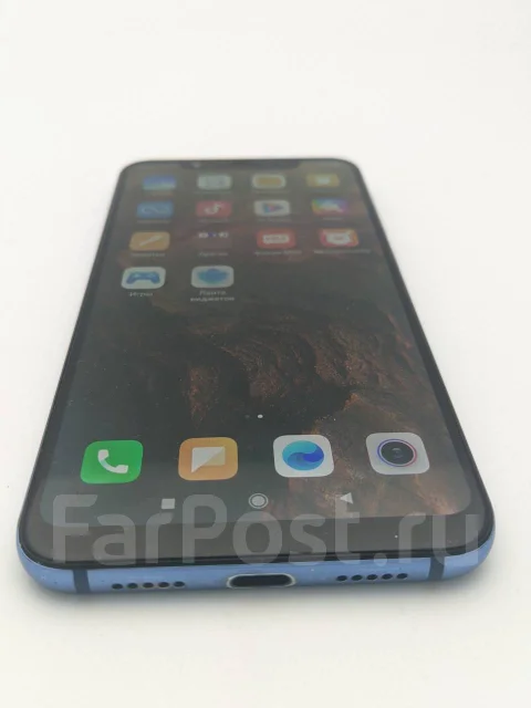 Xiaomi Mi8. �/�, 64 ��, �����, 3G, 4G LTE, 5G, Dual-SIM, ����������, NFC ����