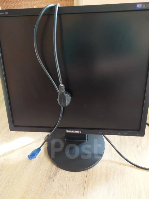 Samsung. 19", ���������� �� (LCD, LED, QLED) ����