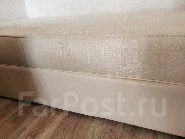 Кровать с матрасом 120 см * 200 см - Мебель во Владивостоке