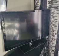 LG 42LW4500. LED ����