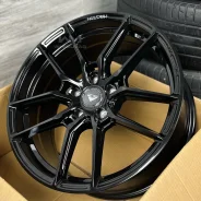 Pegasus Makstton MST Venom 713. 8.0x18", 5x112, ET35, �� 66,6���. ��� ����� �� ��� ����