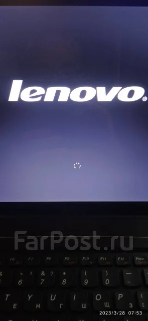 Lenovo G580. 15.6", 1,9����, ��� 4 ��, ���� 500���, WiFi: 1, Bluetooth: 1, ����������� �� 1��. ����