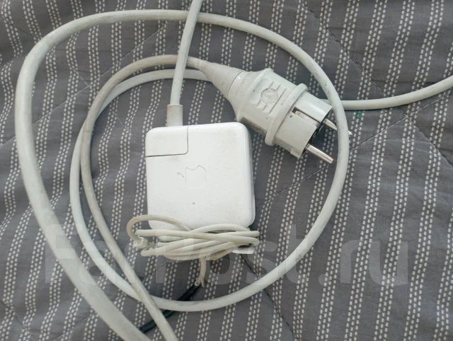 Apple MacBook Air 13 2013 Mid MD760. 1,3����, ���� 4���, WiFi: 1, Bluetooth: 1 ����