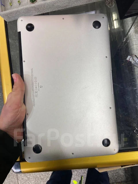 Apple MacBook Air 11. 11.3", ��� 2048 ��, ���� 64���, WiFi: 1, Bluetooth: 1 ����