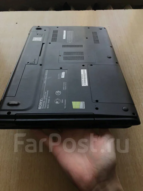 Sony VAIO SVE151J11V. 15.6", 2,4����, ��� 8 ��, ���� 500���, WiFi: 1, Bluetooth: 1 ����