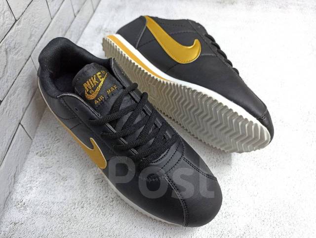 Nike cortez 2024 black gold leather