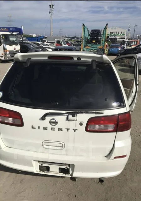 Nissan Liberty. RM12, QR20 ����