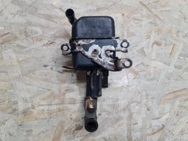 Клапан вентиляции картерных газов Nissan Prairie Joy PNM11 В наличии ...