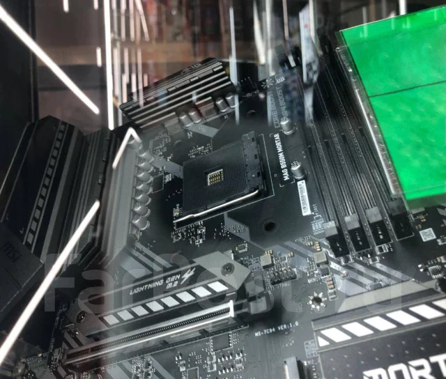 AMD B550 ����