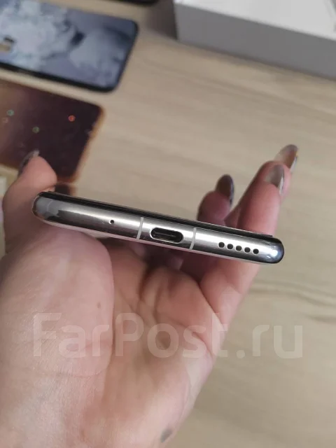 Honor 20 Pro. �/�, 256 ��, �������, 3G, 4G LTE, 5G, Dual-SIM, ����������, NFC ����