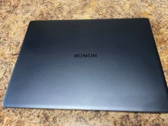 Honor MagicBook 14. 14.2", 3,2����, ��� 16 ��, ���� 512���, WiFi: 1, Bluetooth: 1, ����������� �� 8��. ����