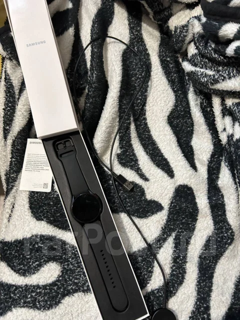 Samsung Galaxy Watch4 ����